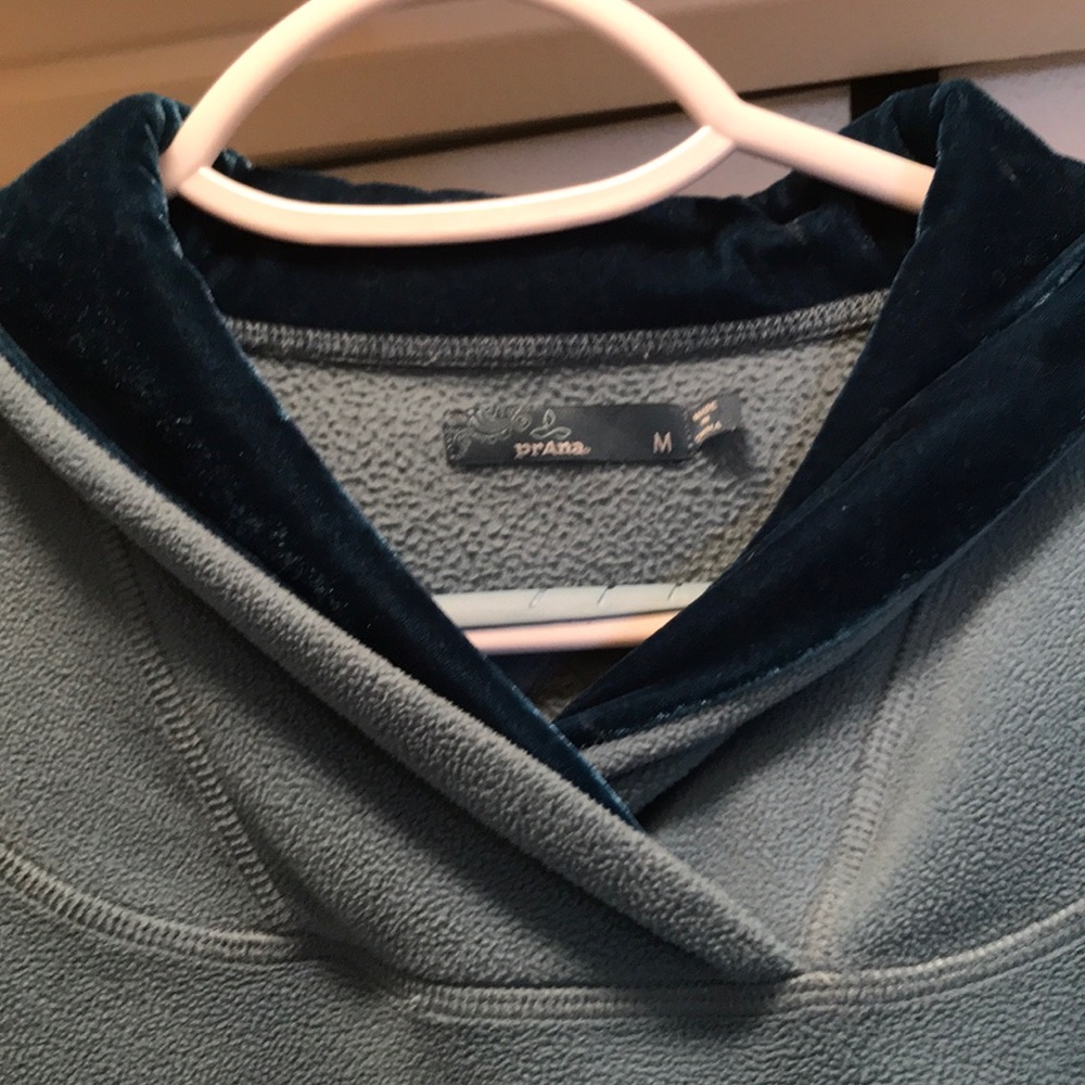 Prana light green medium fleece